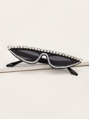 Rhinestone Engraved Sunglasses With Case