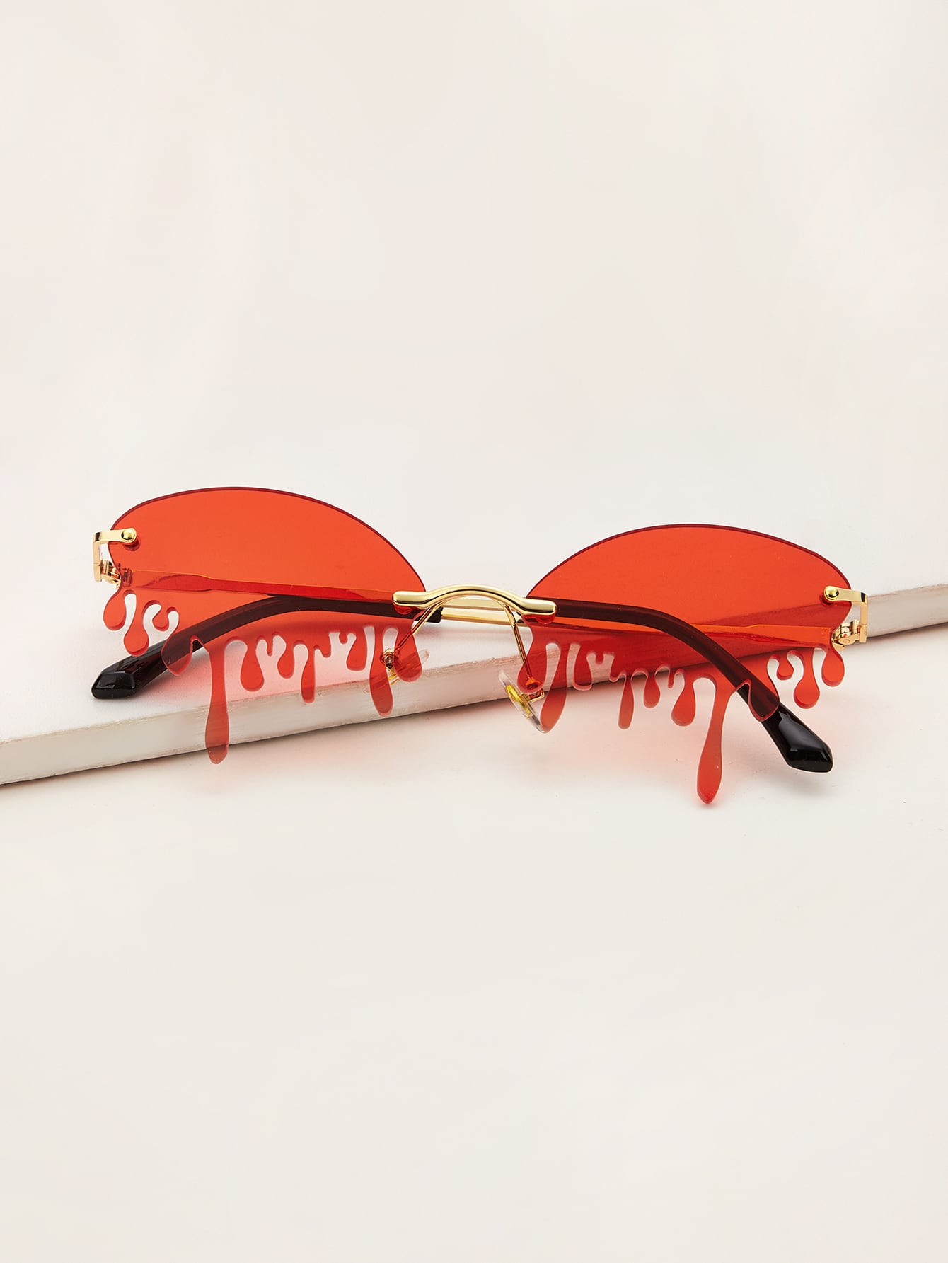 Dripping Oval Sunglasses with Case