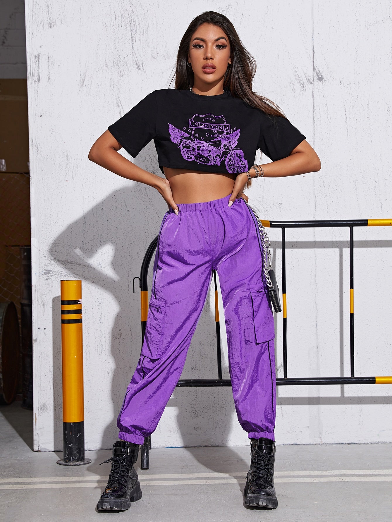 Graphic Crop Top & Contrast Piping Pocket Patched Pants Set